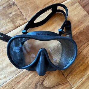 Oceanic Mini Shadow Black Dive Mask